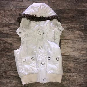 💠SOLD💠 Vest w/ Fur Hood